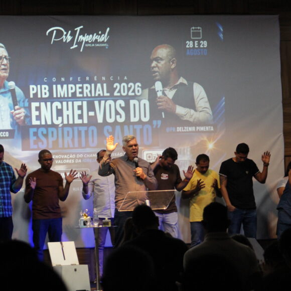 IMG_8496 Oração Conferência Enchei-vos do Espírito Santo